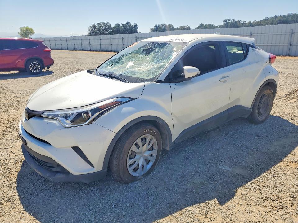 2019 TOYOTA C-HR LE