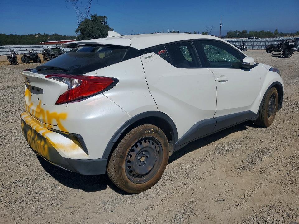 2019 TOYOTA C-HR LE — Фото 3 из 12