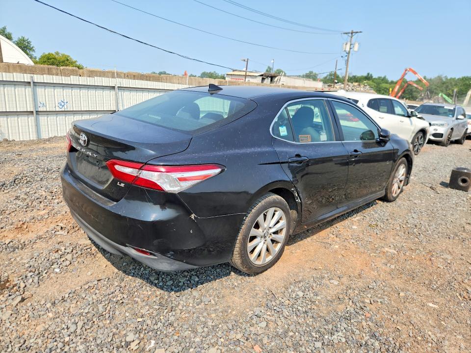 2019 TOYOTA CAMRY LE — Фото 3 из 12