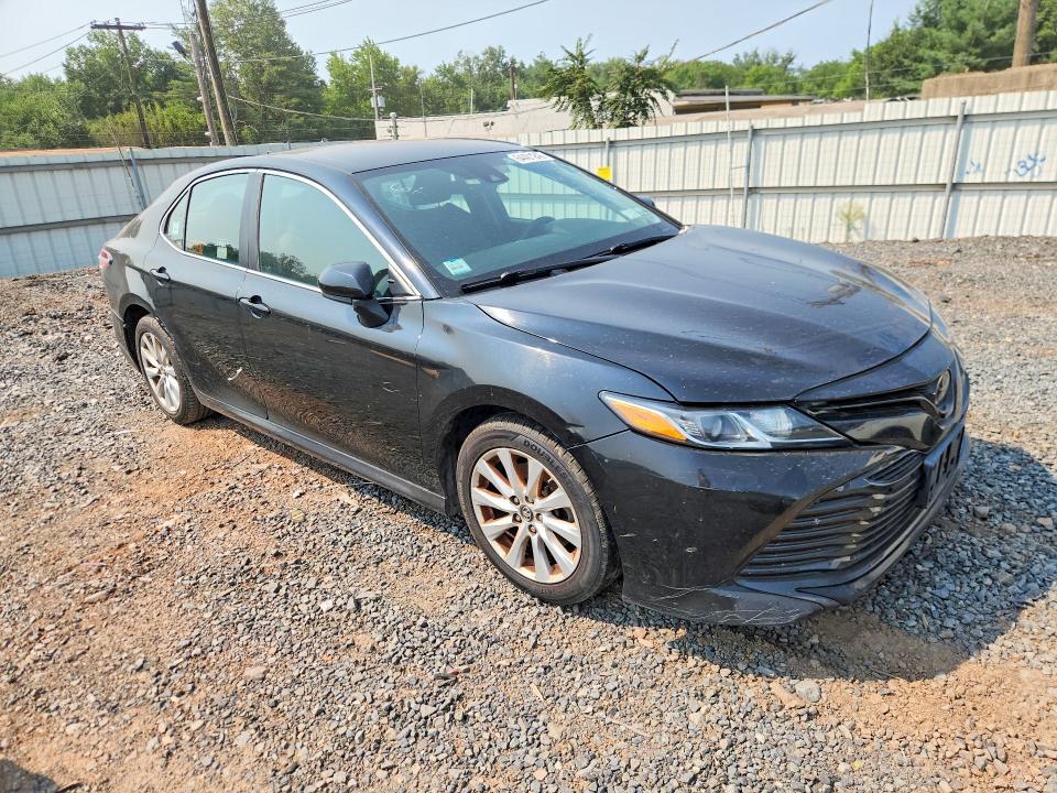 2019 TOYOTA CAMRY LE — Фото 4 из 12
