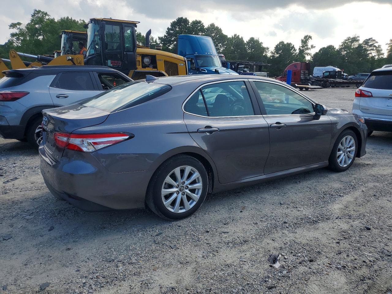 2019 TOYOTA CAMRY LE — Фото 3 из 13