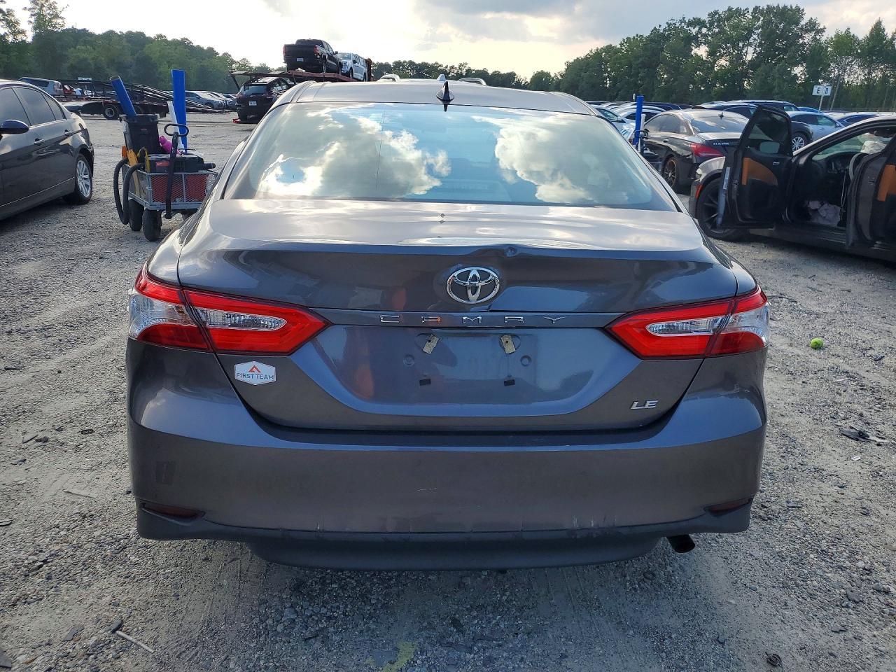 2019 TOYOTA CAMRY LE — Фото 6 из 13