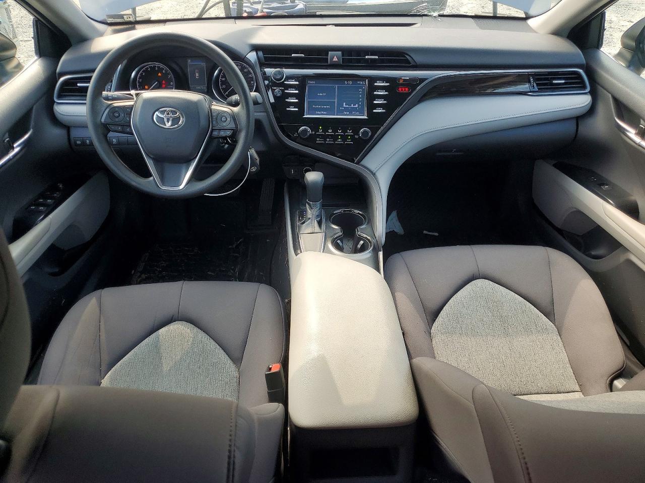 2019 TOYOTA CAMRY LE — Фото 8 из 13