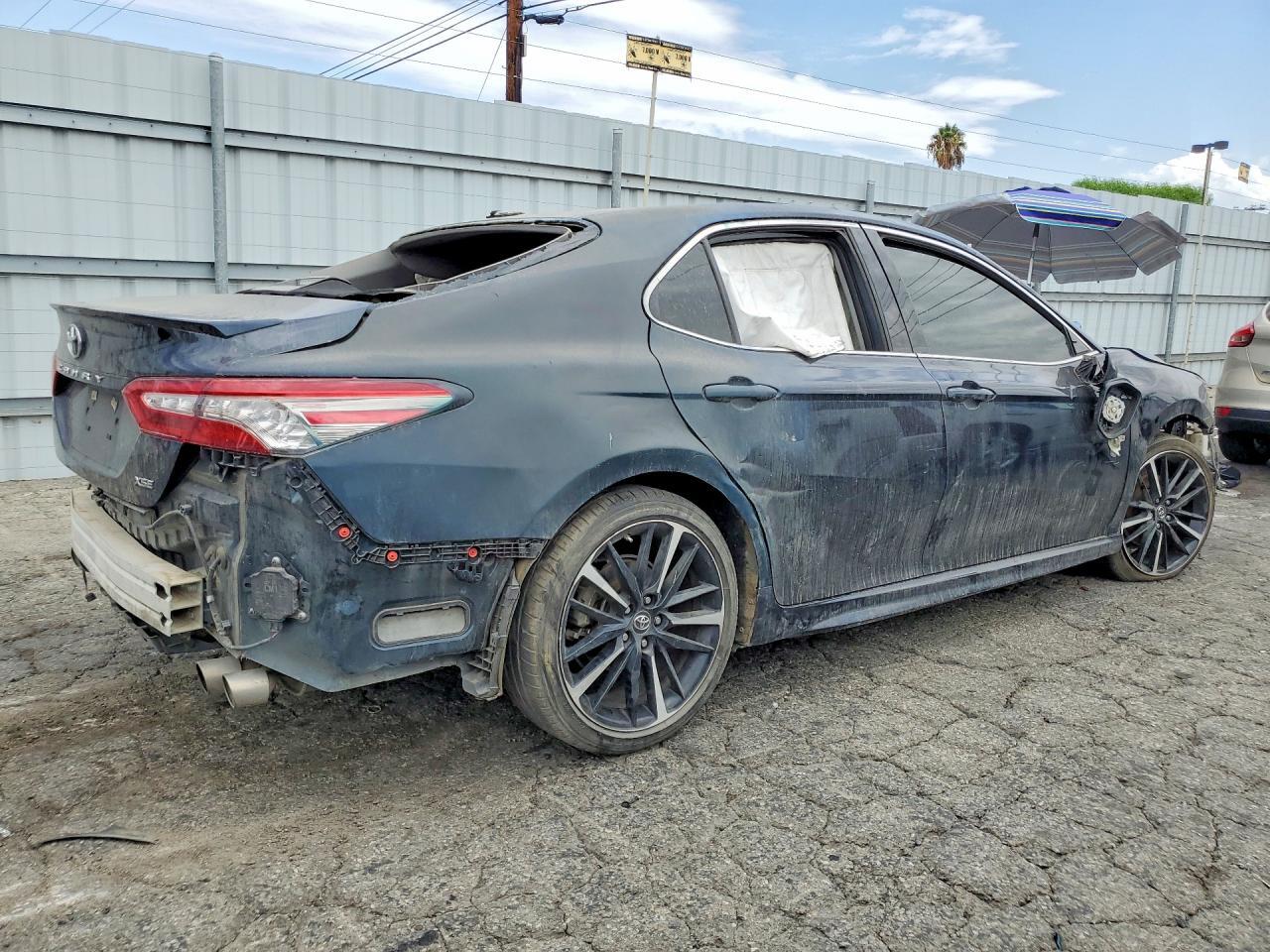 2019 TOYOTA CAMRY XSE — Фото 3 из 12
