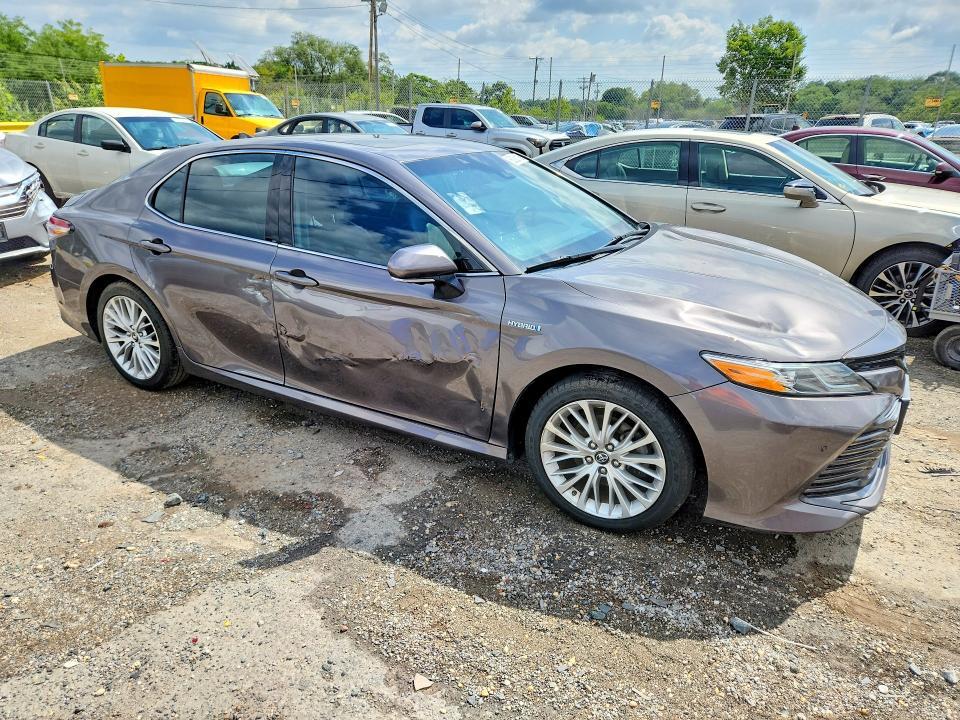2019 TOYOTA CAMRY HYBRID XLE — Фото 4 из 12