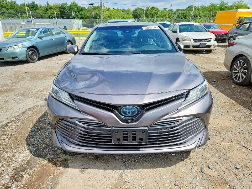 2019 TOYOTA CAMRY HYBRID XLE — Фото 5 из 12