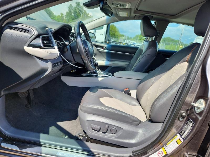2019 TOYOTA CAMRY HYBRID XLE — Фото 7 из 12