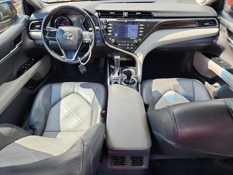 2019 TOYOTA CAMRY HYBRID XLE — Фото 8 из 12