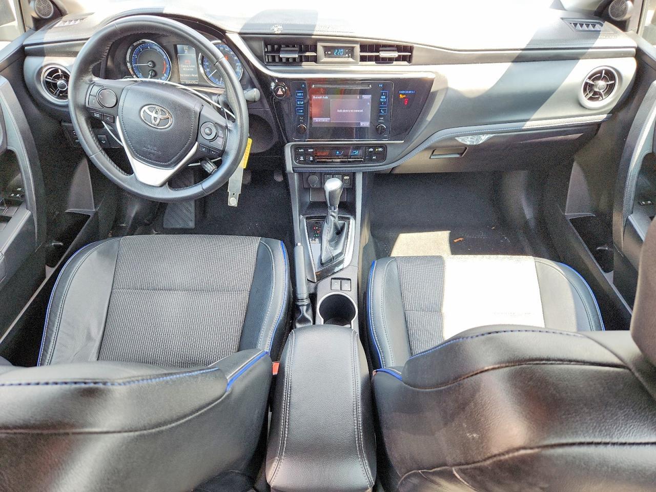 2019 TOYOTA COROLLA L — Фото 8 из 12