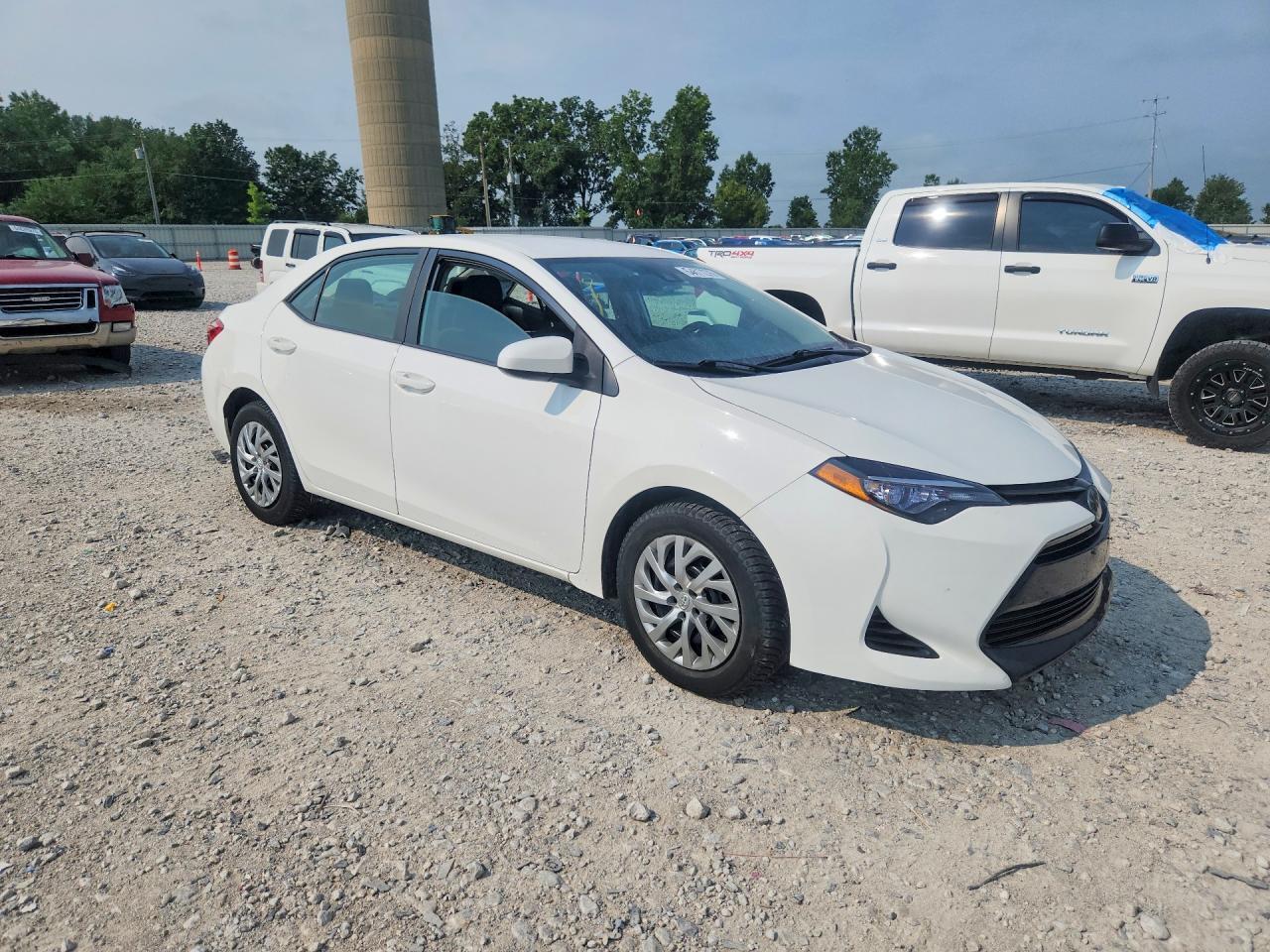 2019 TOYOTA COROLLA LE — Фото 4 из 12