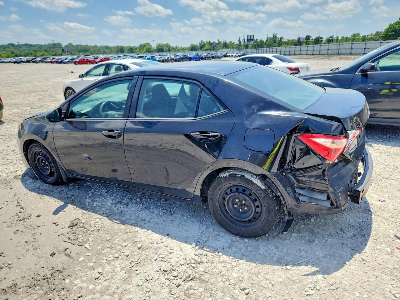 2019 TOYOTA COROLLA L — Фото 2 из 13