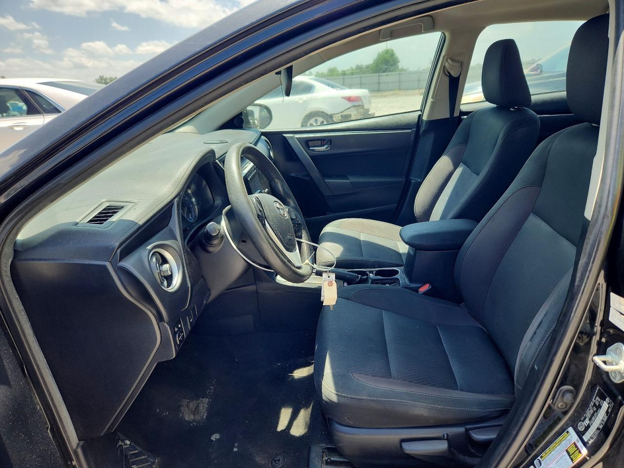 2019 TOYOTA COROLLA L — Фото 7 из 13