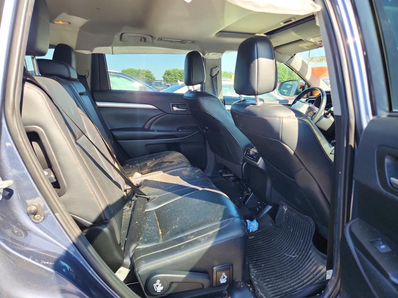 2019 TOYOTA HIGHLANDER XLE — Фото 11 из 14