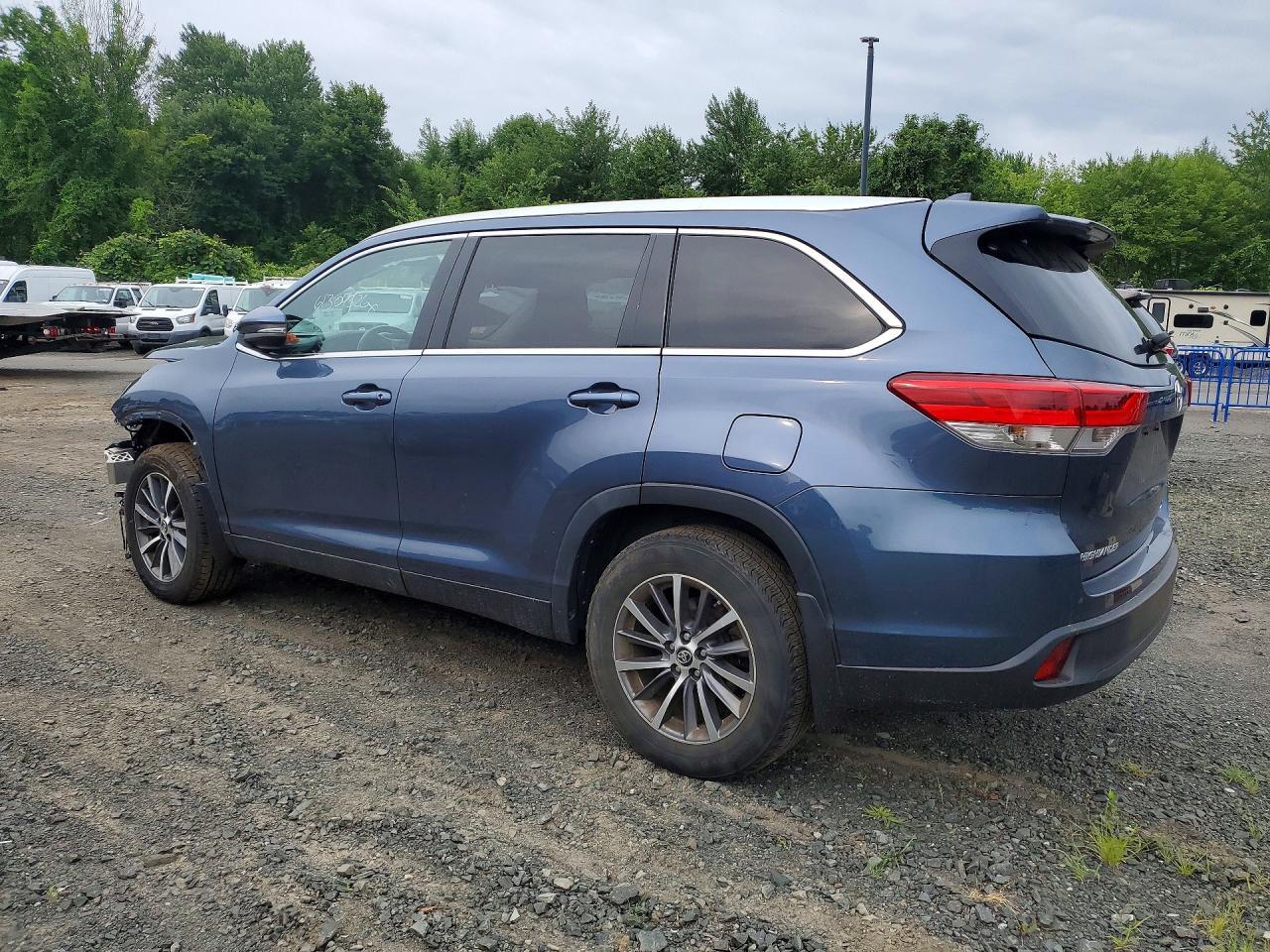 2019 TOYOTA HIGHLANDER XLE — Фото 2 из 14