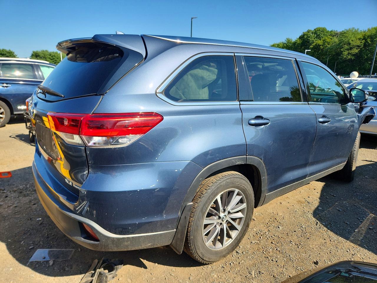2019 TOYOTA HIGHLANDER XLE — Фото 3 из 14