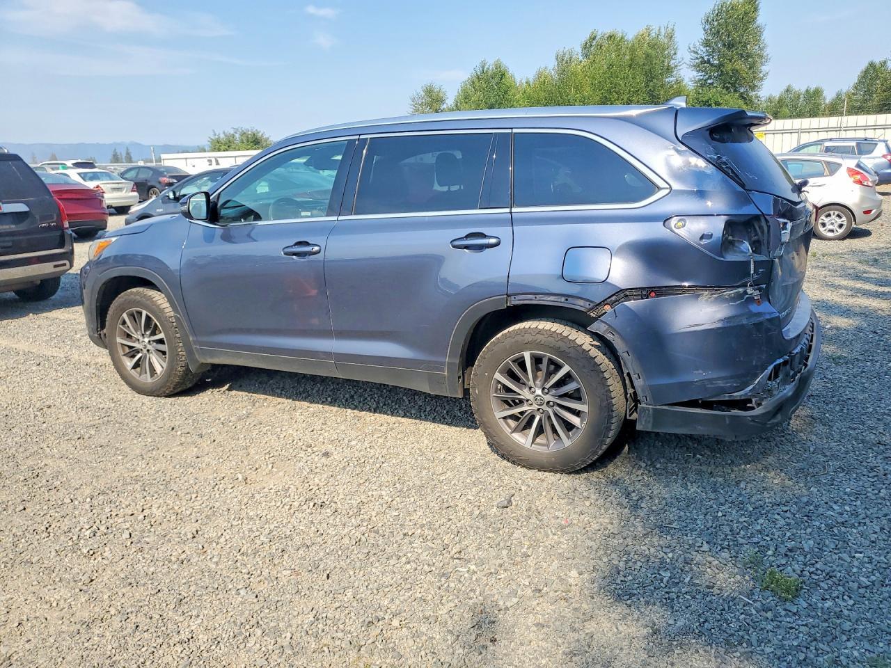 2019 TOYOTA HIGHLANDER XLE — Фото 2 из 14