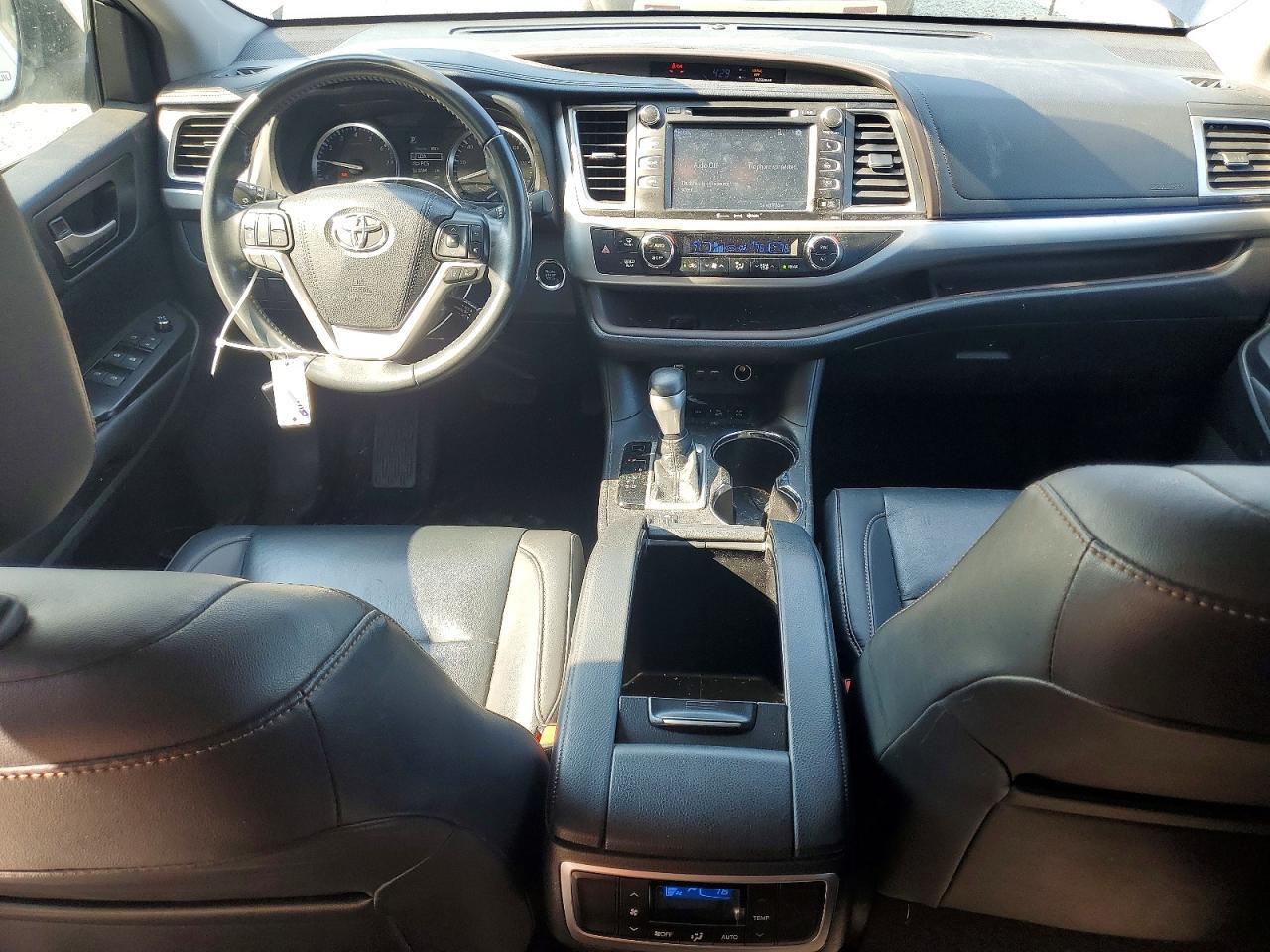 2019 TOYOTA HIGHLANDER XLE — Фото 8 из 14