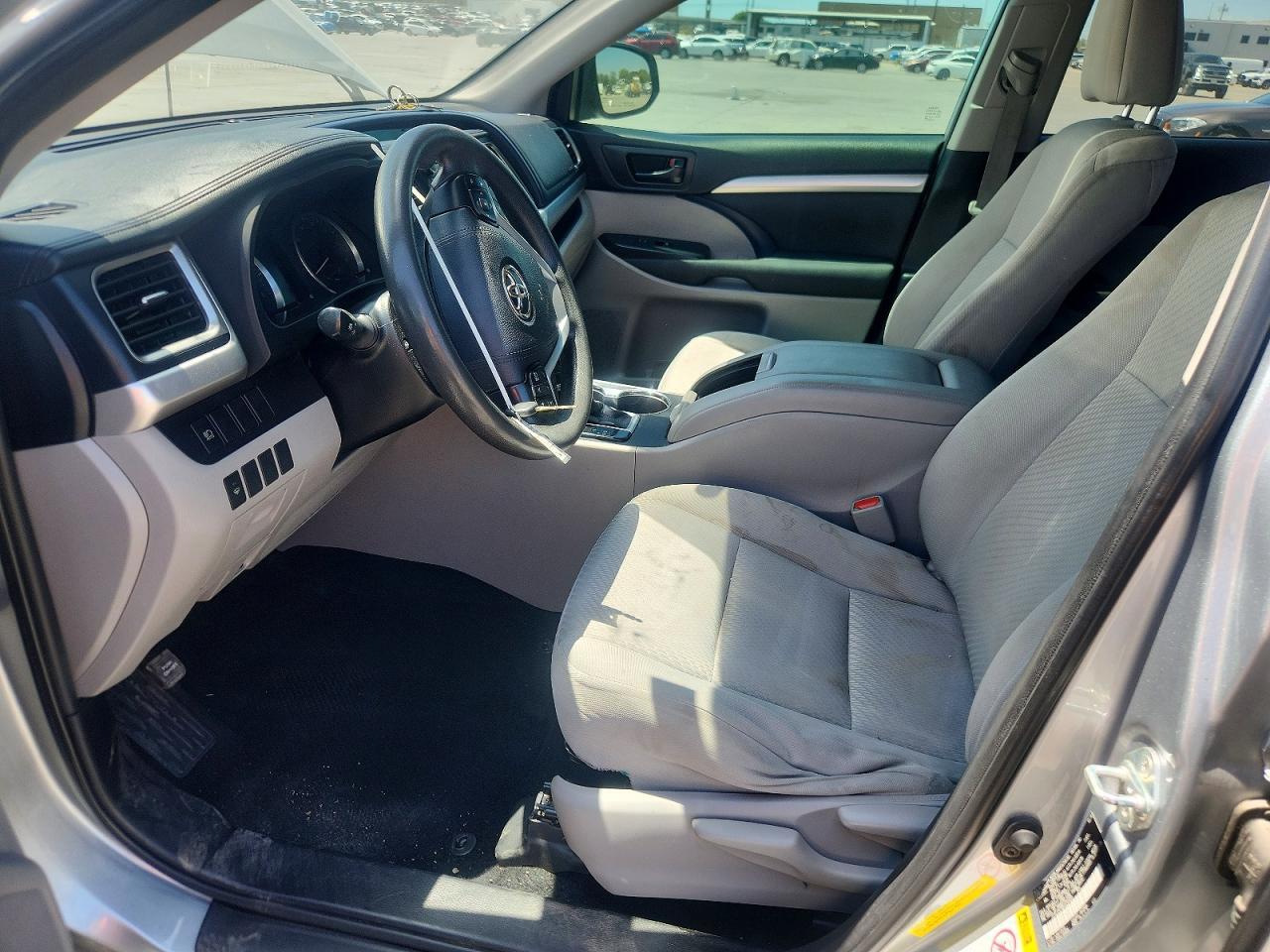 2019 TOYOTA HIGHLANDER LE — Фото 7 из 13