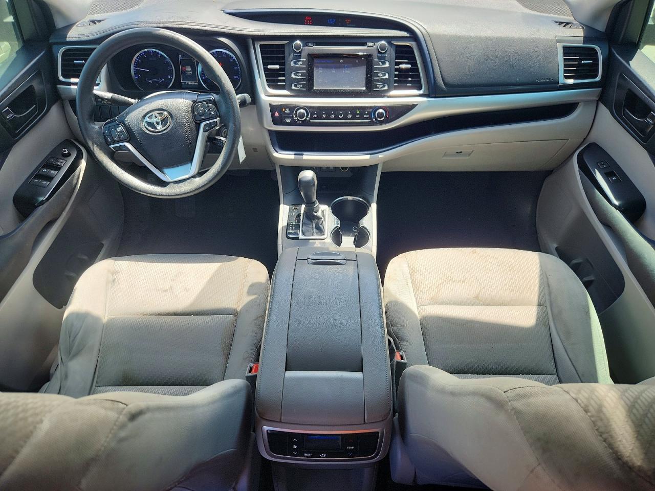 2019 TOYOTA HIGHLANDER LE — Фото 8 из 13