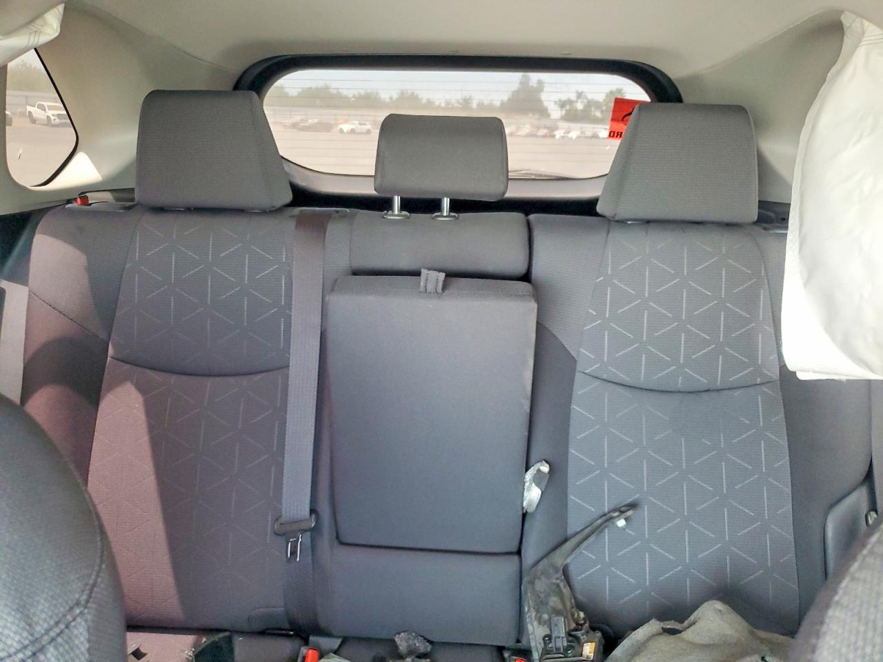 2019 TOYOTA RAV4 XLE — Фото 10 из 13