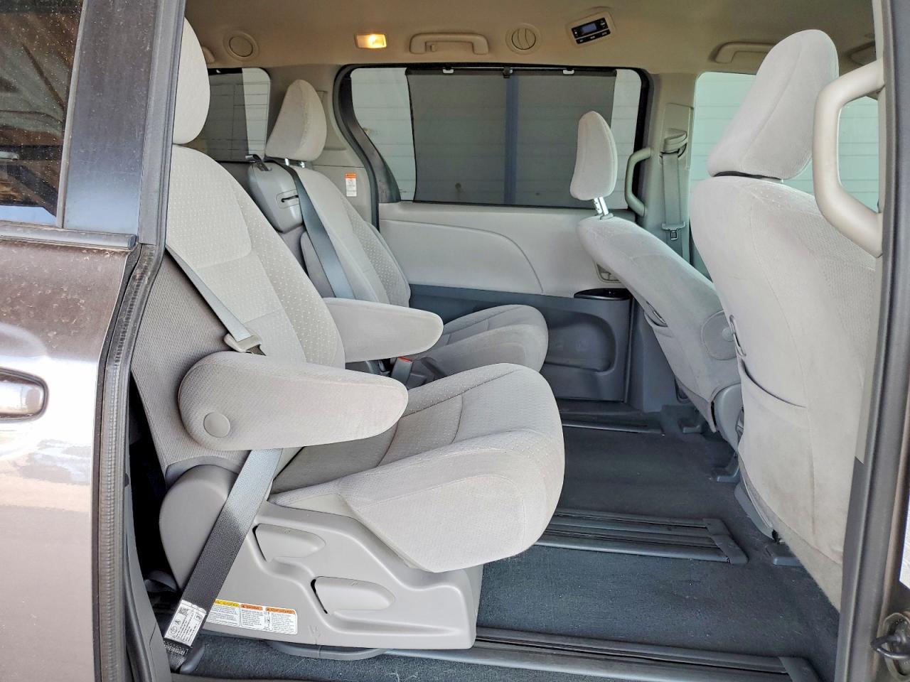 5TDKZ3DC5KS019275 2019 TOYOTA SIENNA photo no. 11