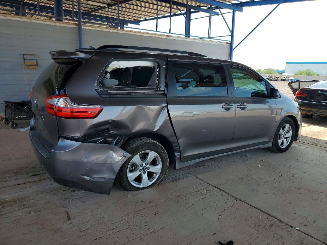 5TDKZ3DC5KS019275 2019 TOYOTA SIENNA photo no. 3