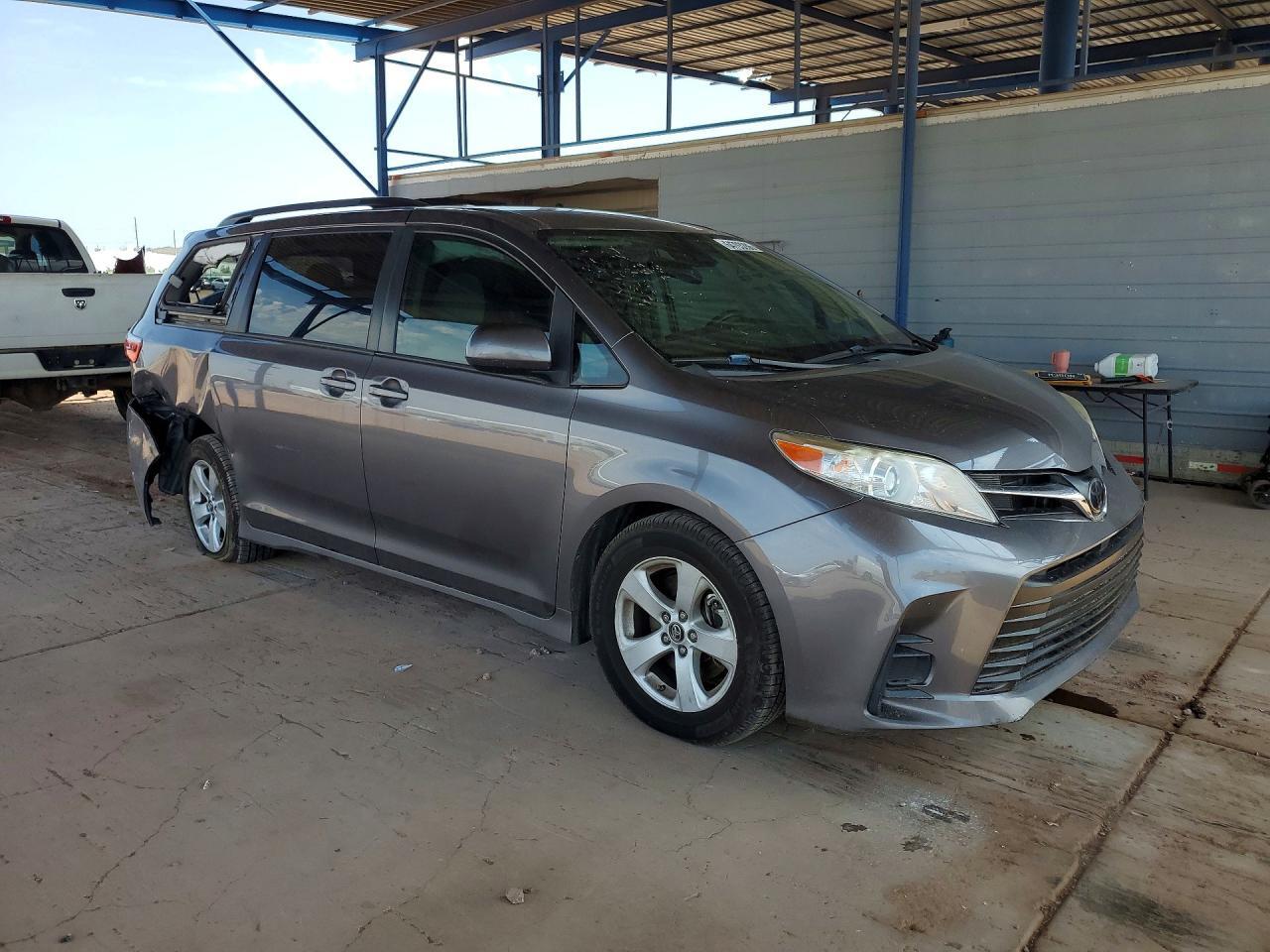 5TDKZ3DC5KS019275 2019 TOYOTA SIENNA photo no. 4