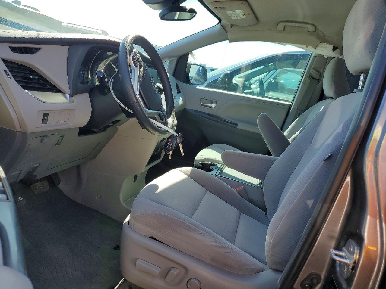 5TDKZ3DC5KS019275 2019 TOYOTA SIENNA photo no. 7
