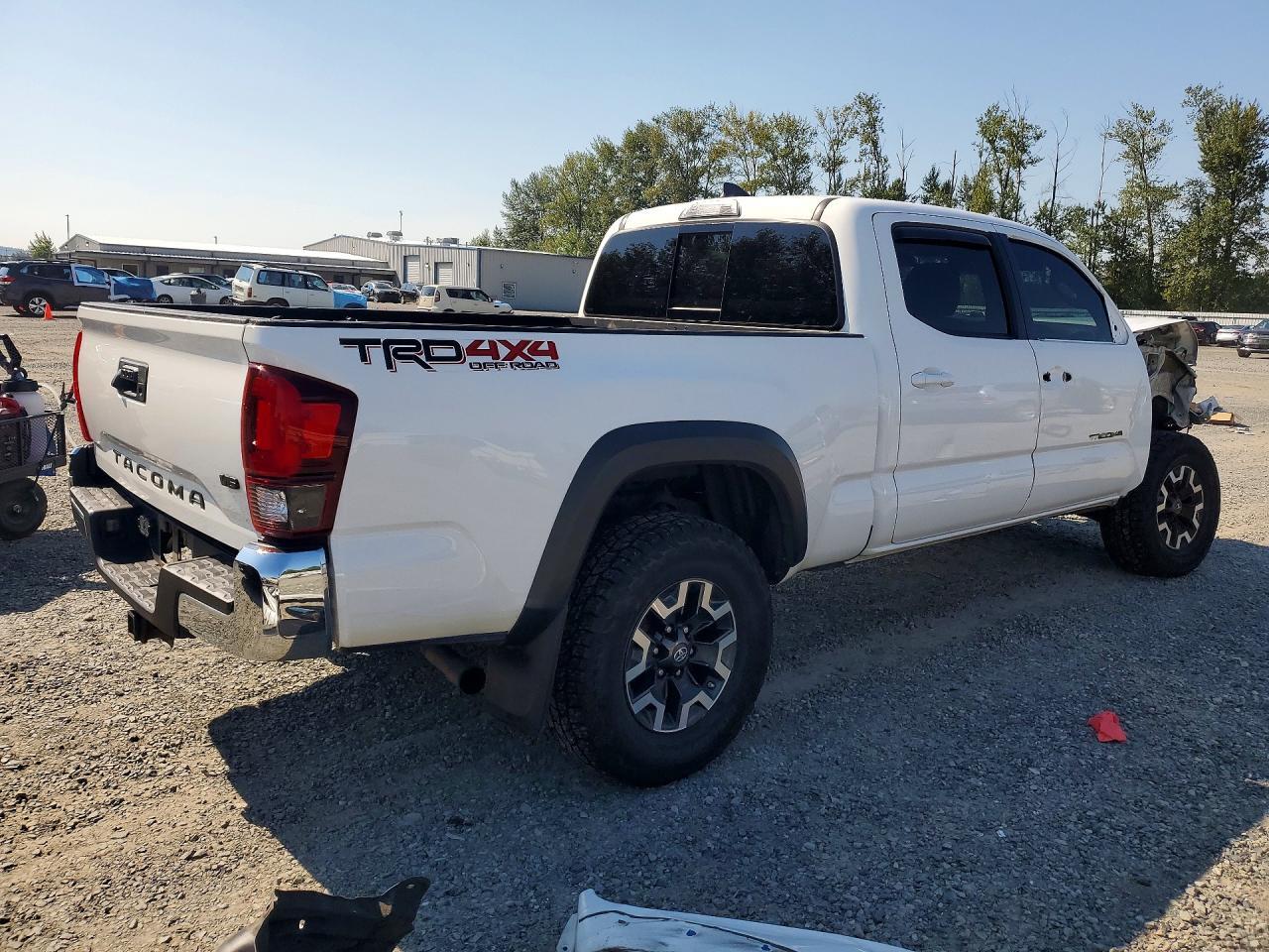 2019 TOYOTA TACOMA TRD OFF-ROAD — Фото 3 из 13