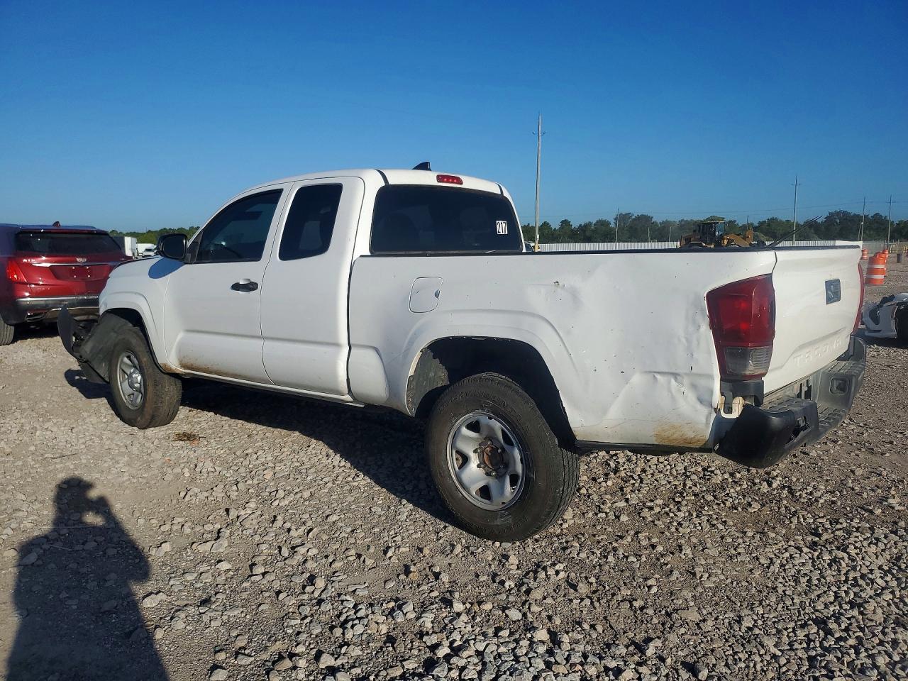 2019 TOYOTA TACOMA SR — Фото 2 из 12