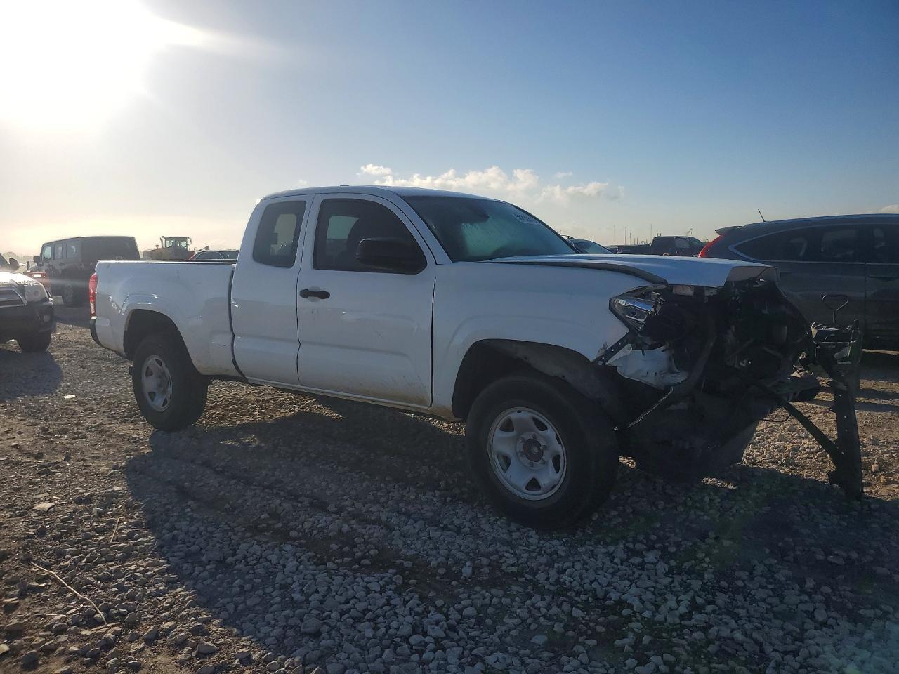 2019 TOYOTA TACOMA SR — Фото 4 из 12