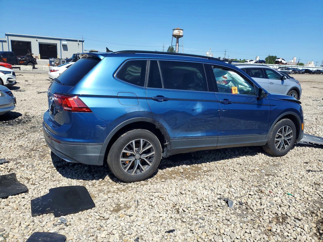 2019 VOLKSWAGEN TIGUAN SE — Фото 3 из 13