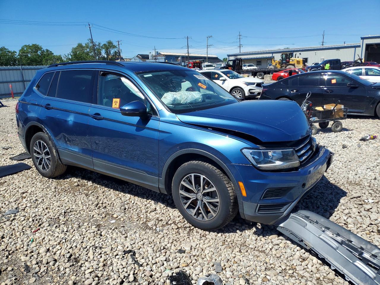 2019 VOLKSWAGEN TIGUAN SE — Фото 4 из 13