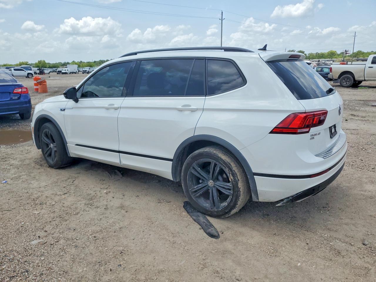 2019 VOLKSWAGEN TIGUAN SE/SEL/SEL R-LINE JET-BLACK/SEL R-LINE — Фото 2 из 12