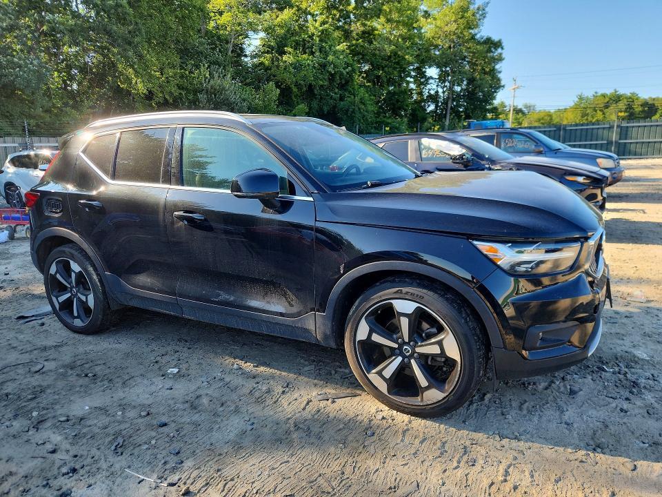 2019 VOLVO XC40 T5 INSCRIPTION — Фото 4 из 13