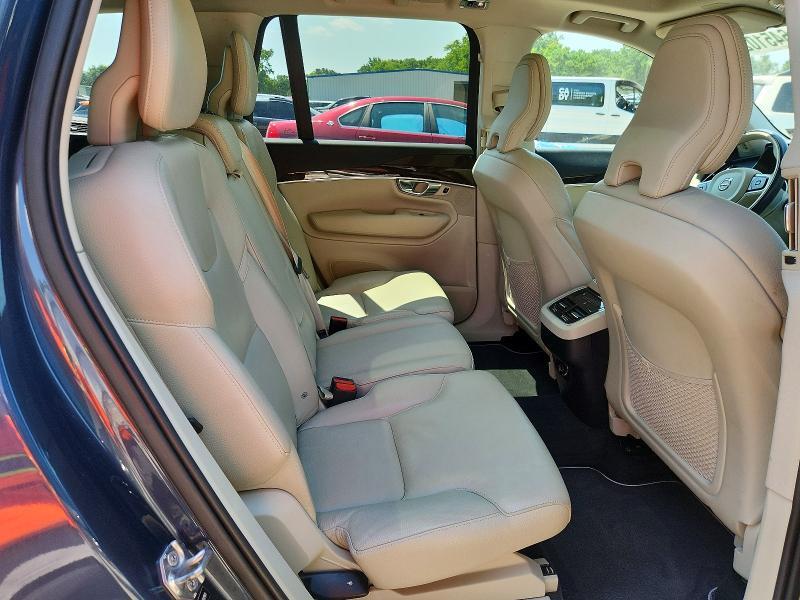 2019 VOLVO XC90 T6 MOMENTUM — Фото 11 из 13