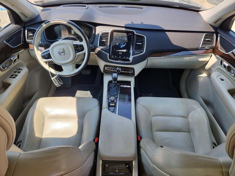 2019 VOLVO XC90 T6 MOMENTUM — Фото 8 из 13