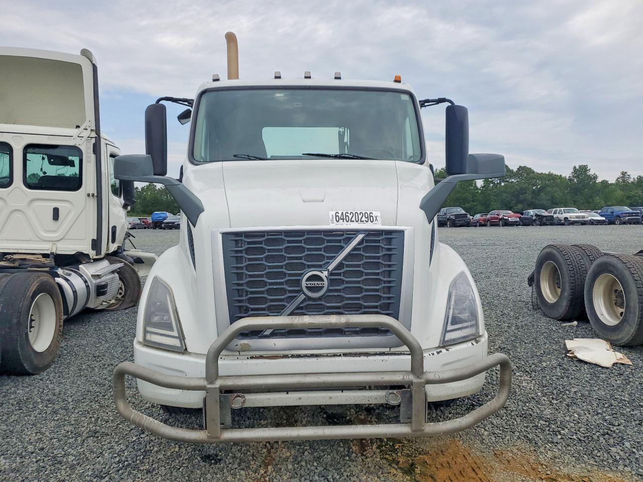 2019 VOLVO VNR SEMI TRUCK — Фото 5 из 12