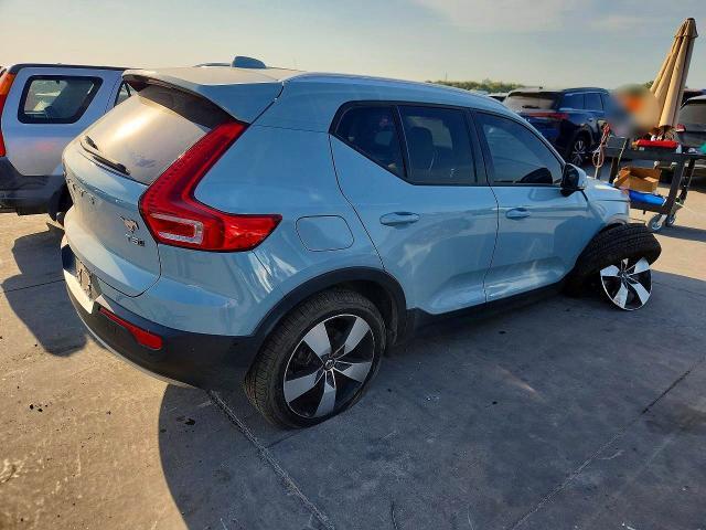 2019 VOLVO XC40 T5 MOMENTUM — Фото 3 из 13