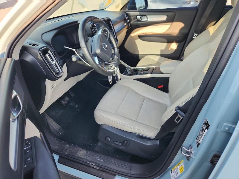 2019 VOLVO XC40 T5 MOMENTUM — Фото 7 из 13