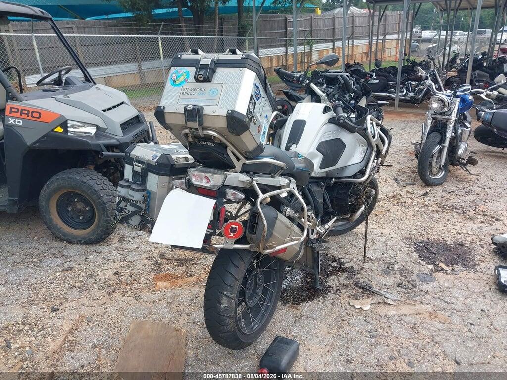 WB10A1208EZ095987 2014 BMW R1200 photo no. 4