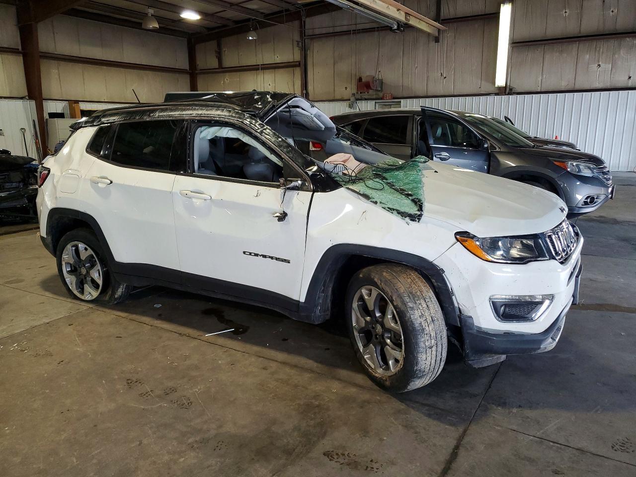 3C4NJDCB1JT231680 2018 JEEP COMPASS photo no. 4