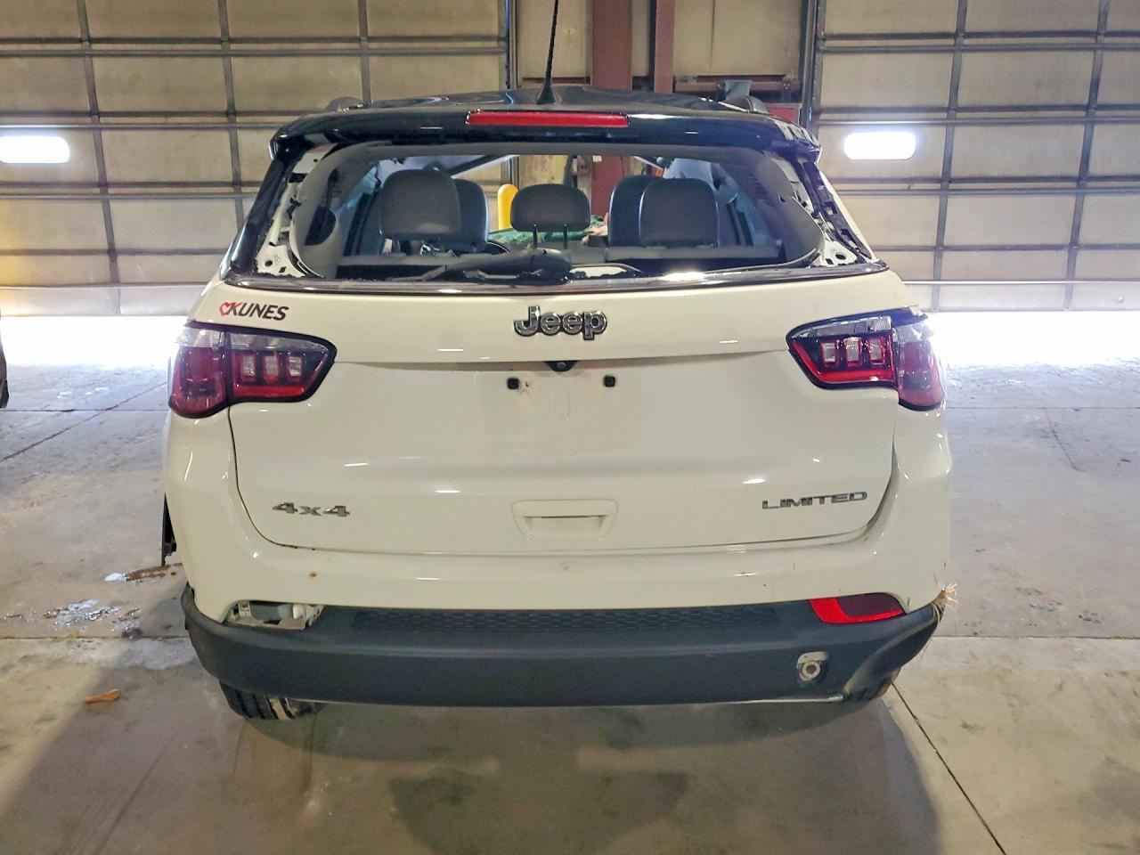 3C4NJDCB1JT231680 2018 JEEP COMPASS photo no. 6