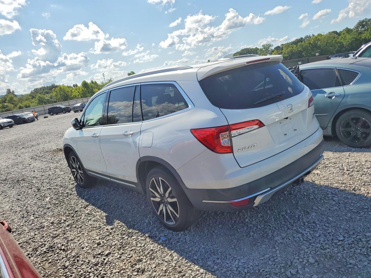 5FNYF6H63NB059615 2022 HONDA PILOT photo no. 2