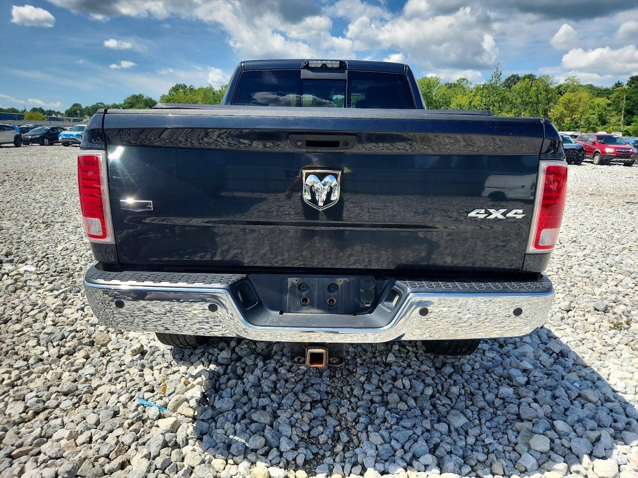 2015 RAM 2500 LARAMIE — Фото 6 из 13