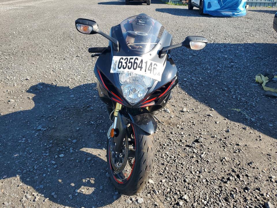 2019 SUZUKI GSX-R750 R — Фото 2 из 10