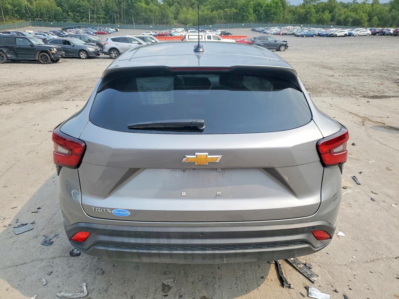 2026 CHEVROLET TRAX LS — Фото 6 из 13