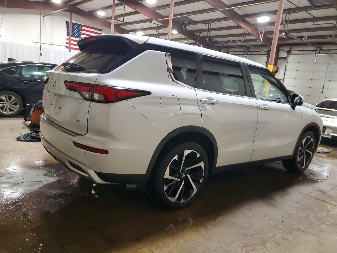 2022 MITSUBISHI OUTLANDER SE — Фото 3 из 12