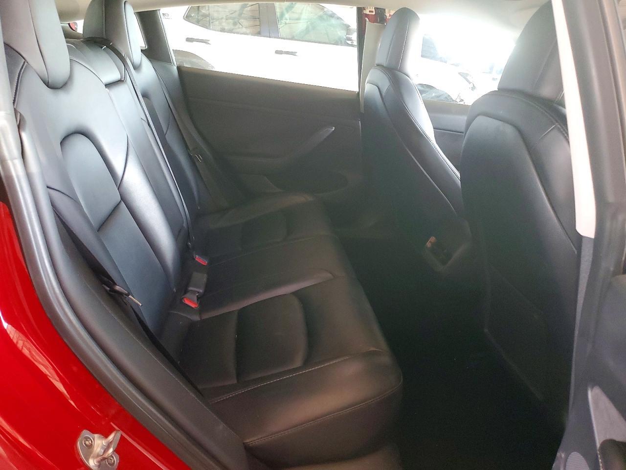 2022 TESLA MODEL 3 — Фото 10 из 12