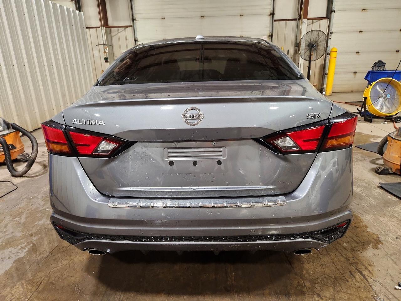 2021 NISSAN ALTIMA SR — Фото 6 из 12
